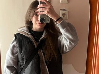 naked cam girl masturbating with vibrator NicoleInfinit