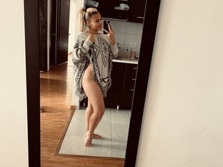 cam girl showing pussy NicoletteZafiro