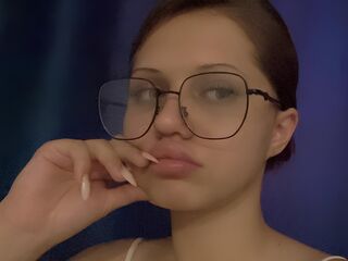 camgirl masturbating with sex toy OdelynAppleberry