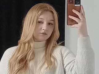 camgirl masturbating with sex toy PeiGotch