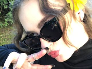 cam girl masturbating with vibrator QuinnTagaca