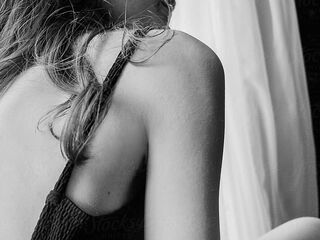 topless webcam girl RemaRoy