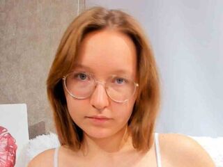 camgirl playing with sextoy RexanneCopp