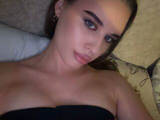 naked girl with live cam masturbating RhiannonJumper