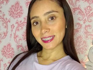 hot cam girl masturbating with vibrator ScarlettMills