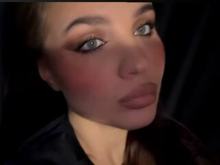 nude camgirl pic SeemaRedhouse