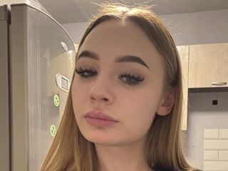 camslut fingering wet pussy SofiaKolen