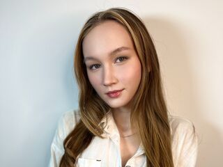 beautiful webcam girl SynneFell