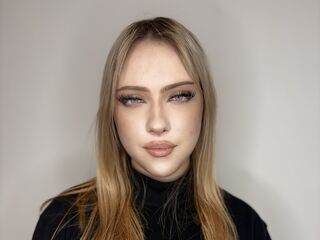 naughty camgirl fingering pussy VirgieJanosek