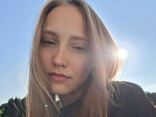 camwhore spreading pussy WanitaLoeppky