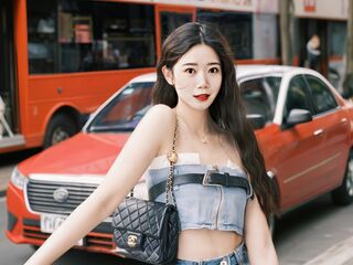 topless camgirl YiyiChen